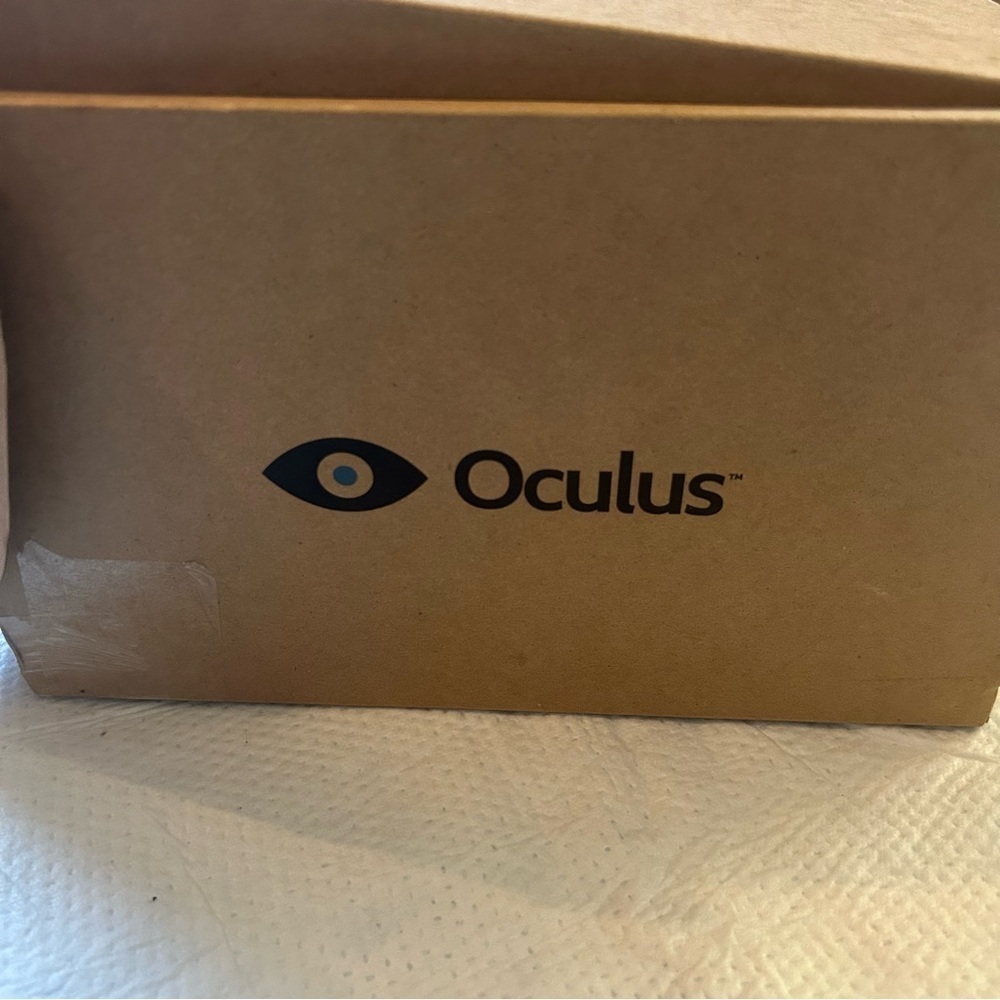 Oculus VR Rift DK2 Development Kit 2 with Accessories - Picture 3 of 9